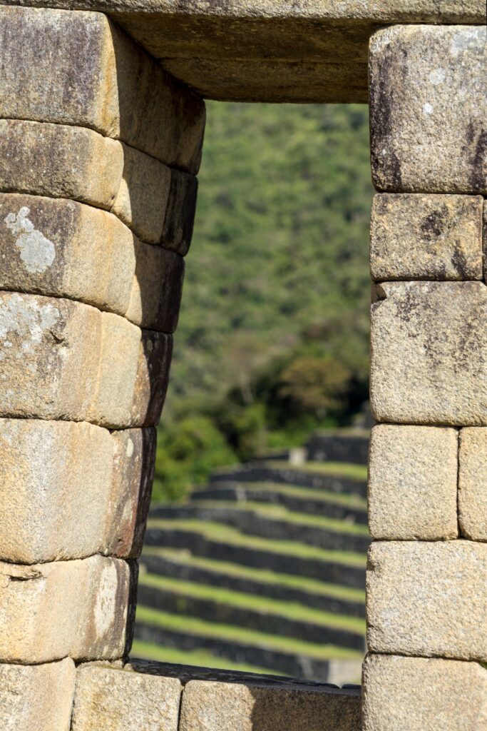 Vista de la zona agrícola desde uno de los palacios, Machu Pichu, Perú